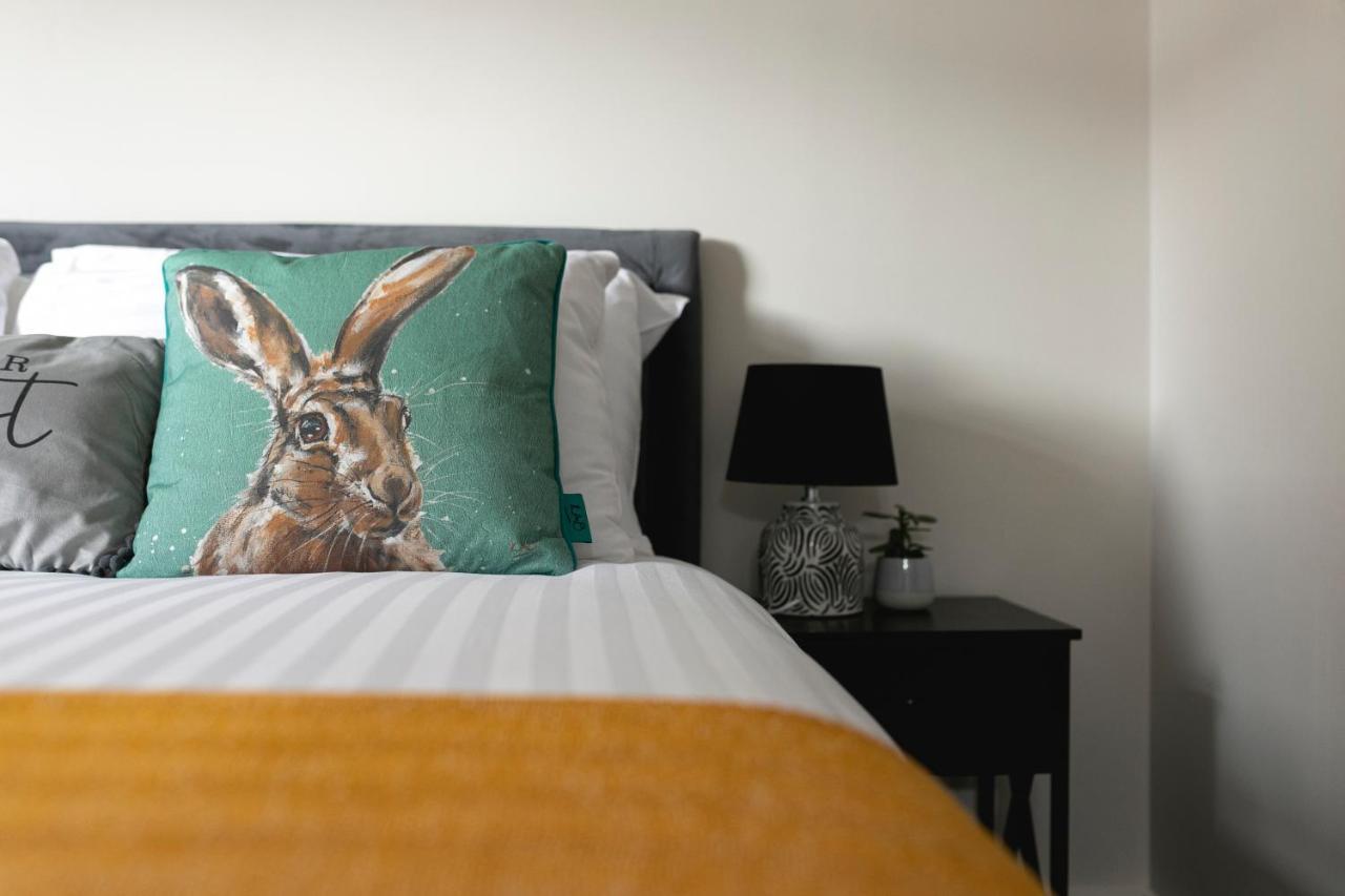 Skyvillion - Cozy Large 4 & 1 Bed Apartments In London Enfield, Mins To Tube Station, Free Wi-Fi Екстериор снимка