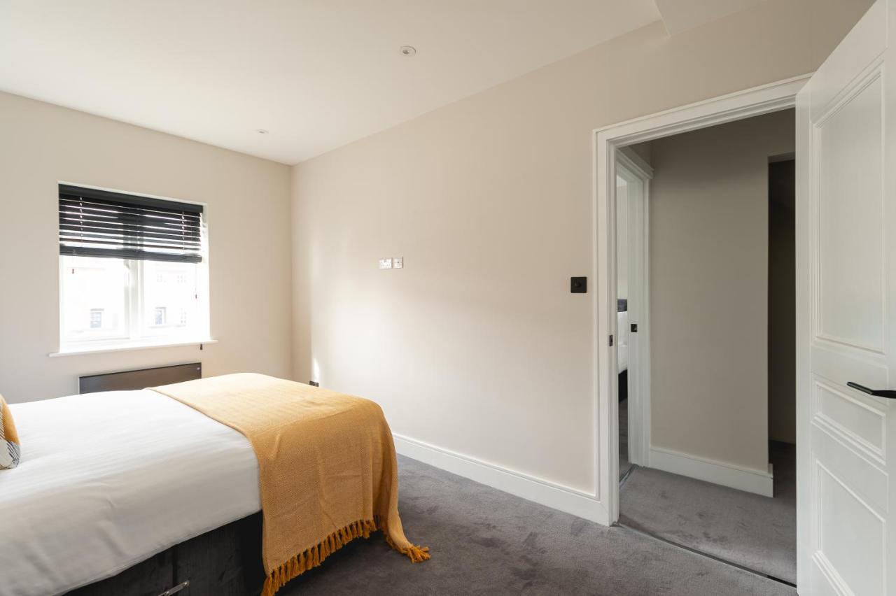 Skyvillion - Cozy Large 4 & 1 Bed Apartments In London Enfield, Mins To Tube Station, Free Wi-Fi Екстериор снимка