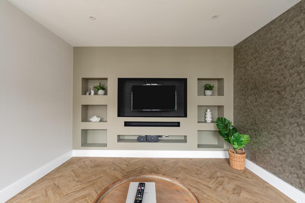 Skyvillion - Cozy Large 4 & 1 Bed Apartments In London Enfield, Mins To Tube Station, Free Wi-Fi Екстериор снимка