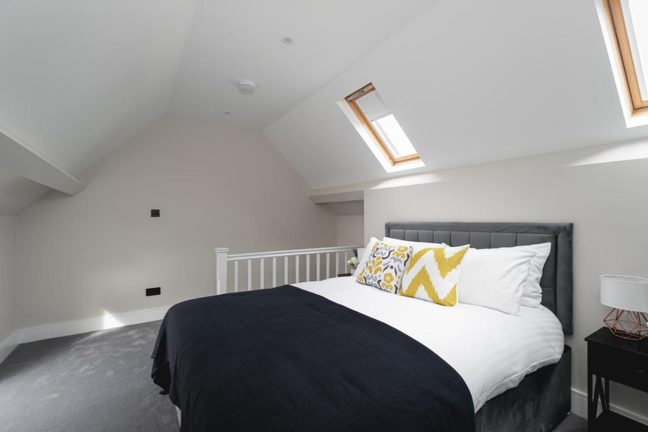 Skyvillion - Cozy Large 4 & 1 Bed Apartments In London Enfield, Mins To Tube Station, Free Wi-Fi Екстериор снимка