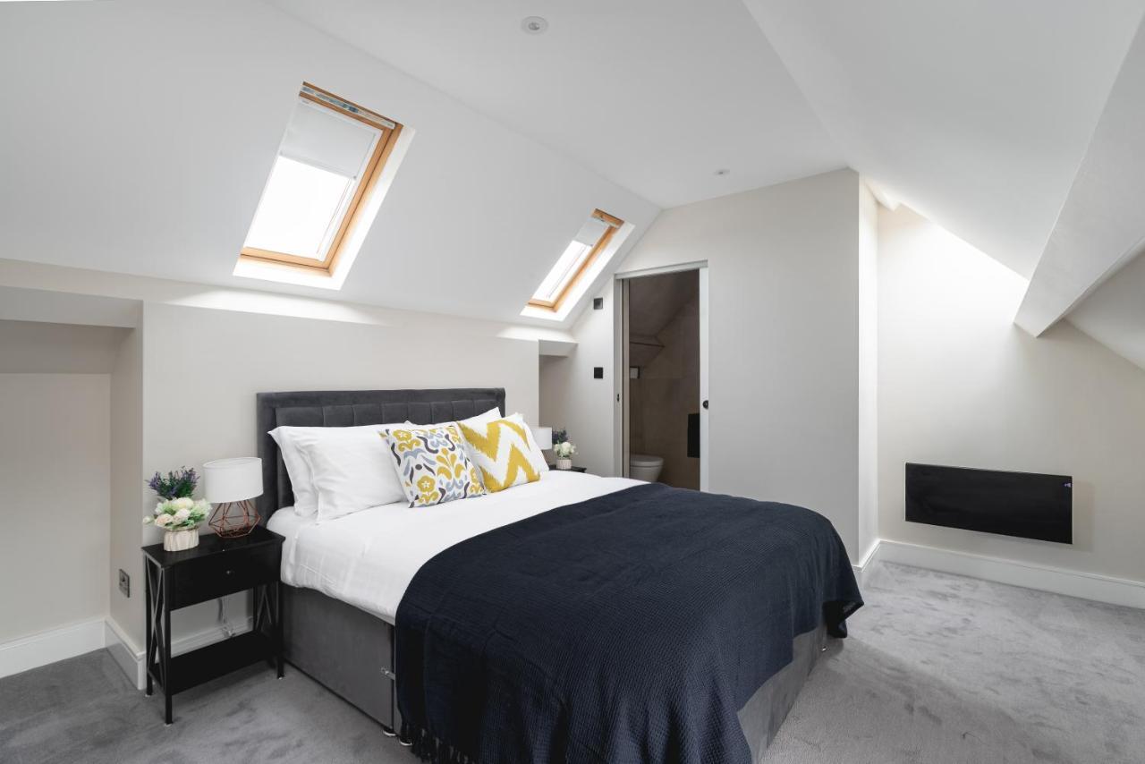 Skyvillion - Cozy Large 4 & 1 Bed Apartments In London Enfield, Mins To Tube Station, Free Wi-Fi Екстериор снимка