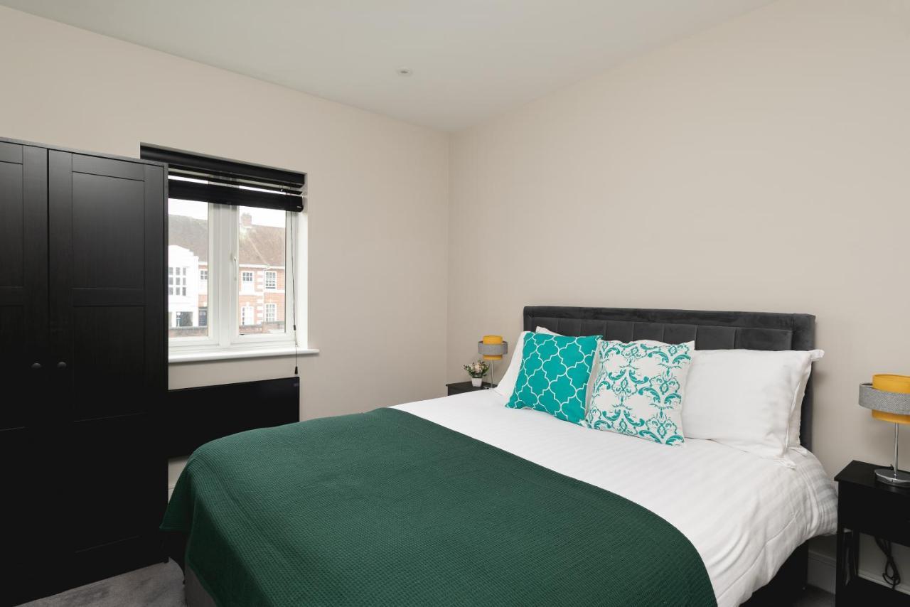 Skyvillion - Cozy Large 4 & 1 Bed Apartments In London Enfield, Mins To Tube Station, Free Wi-Fi Екстериор снимка