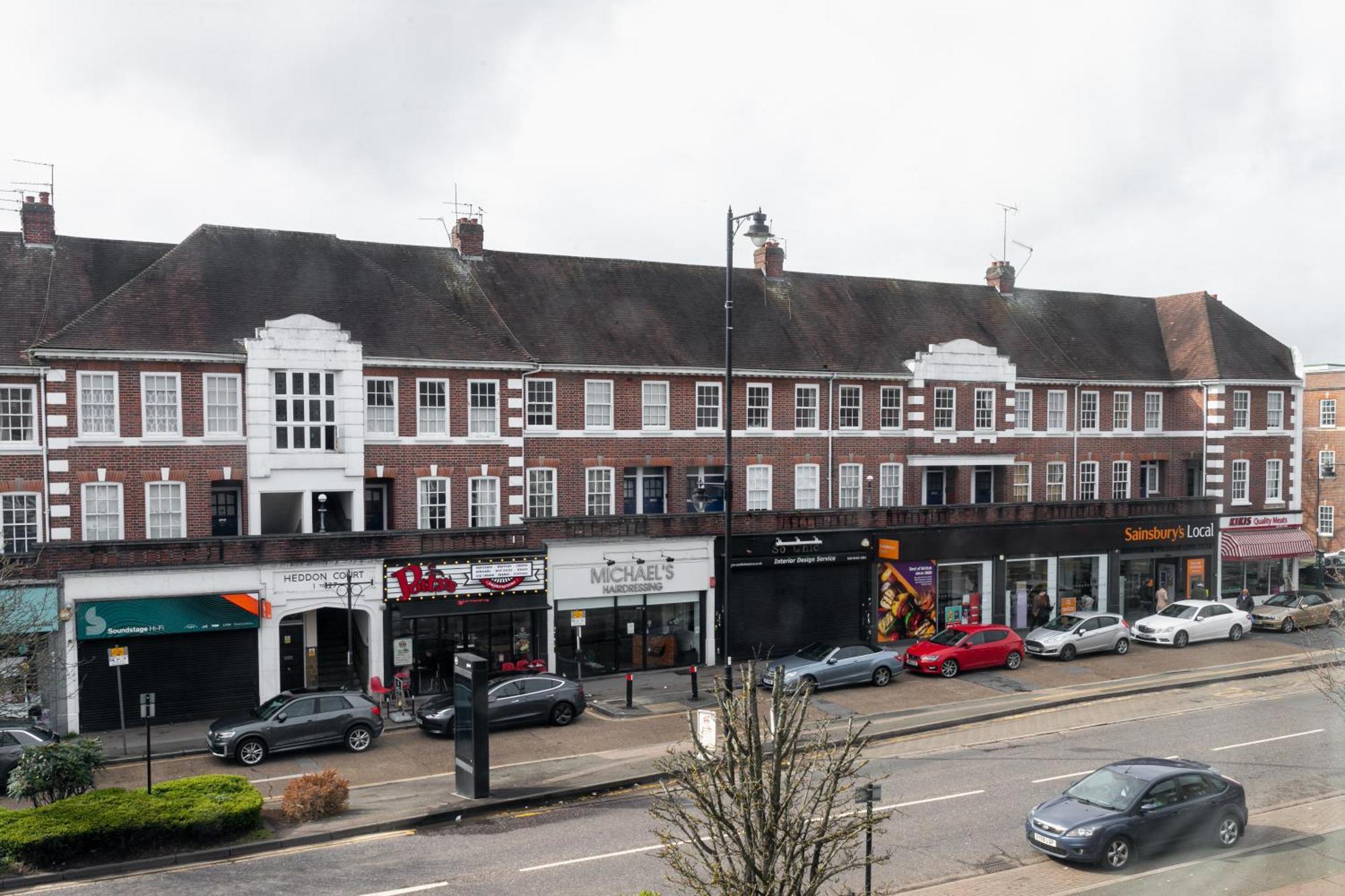 Skyvillion - Cozy Large 4 & 1 Bed Apartments In London Enfield, Mins To Tube Station, Free Wi-Fi Екстериор снимка