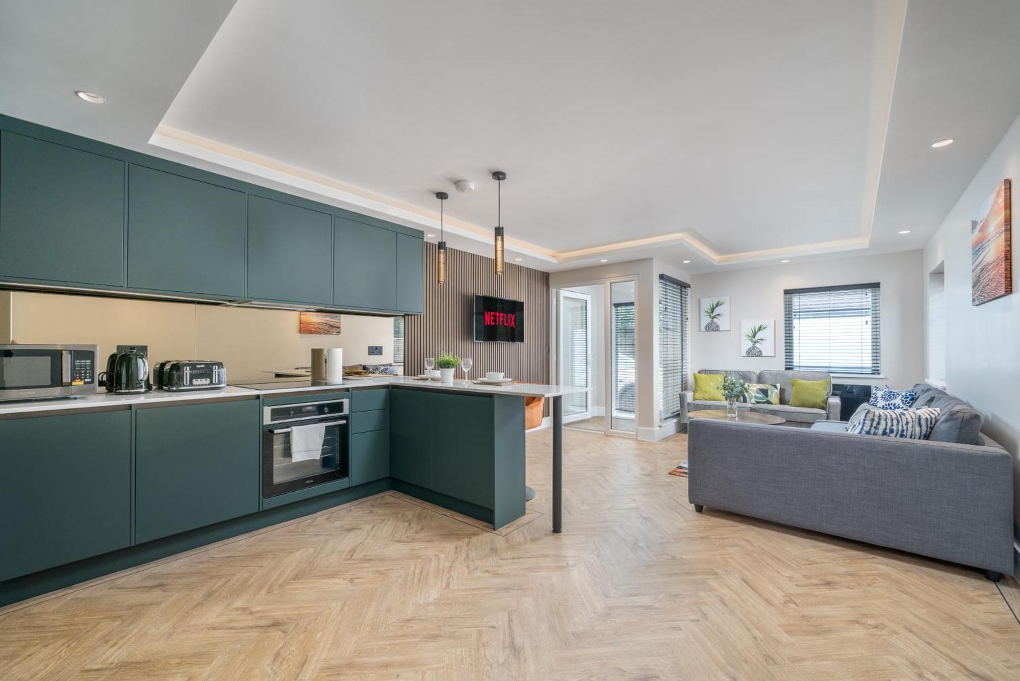 Skyvillion - Cozy Large 4 & 1 Bed Apartments In London Enfield, Mins To Tube Station, Free Wi-Fi Екстериор снимка